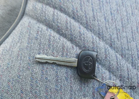 1997 Toyota Tacoma из США, поврежденный, VIN 4TANL42N0VZ317370